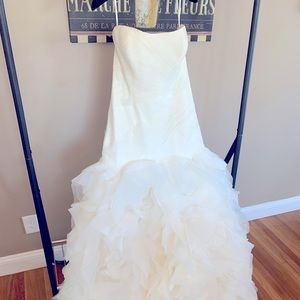 Very nice weeding gown